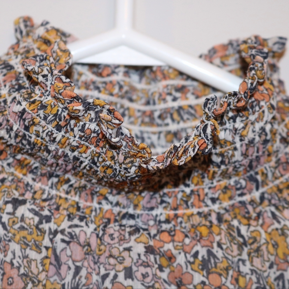 🎈2 for $15!🎈Banana Republic Floral Blouse - Picture 3 of 5